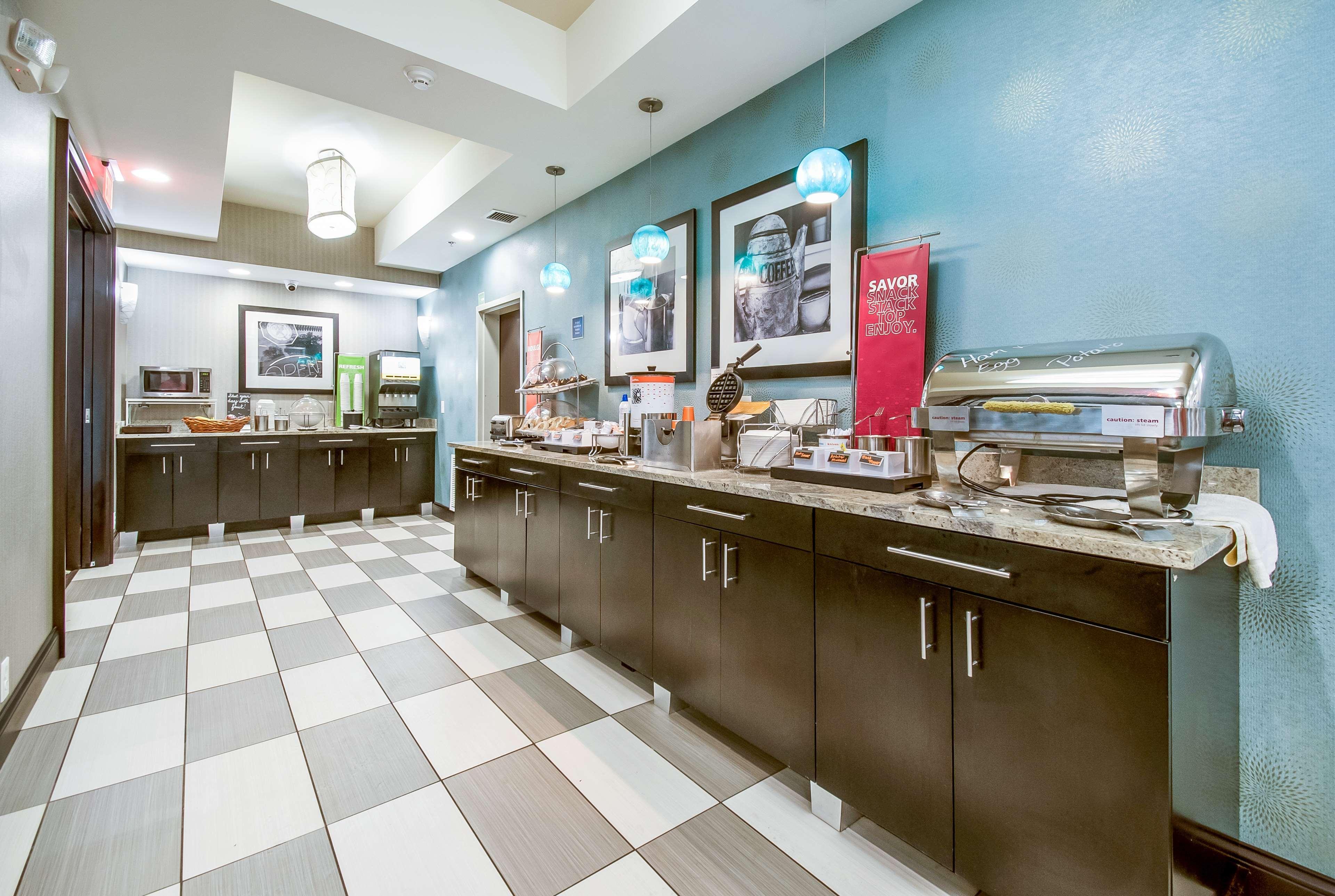 Hampton Inn West Колумбус Экстерьер фото
