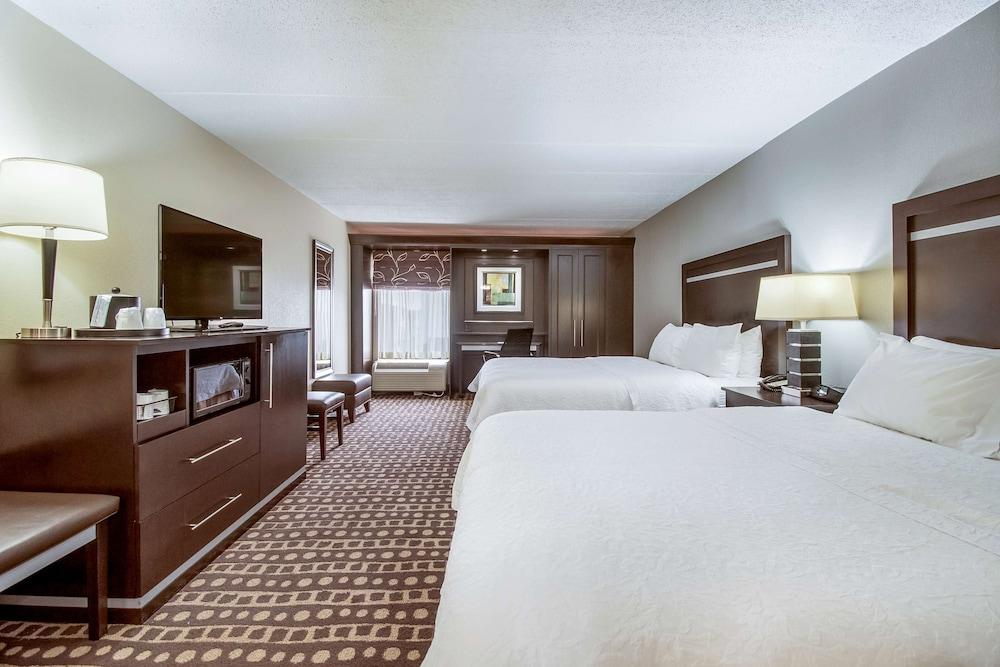 Hampton Inn West Колумбус Экстерьер фото