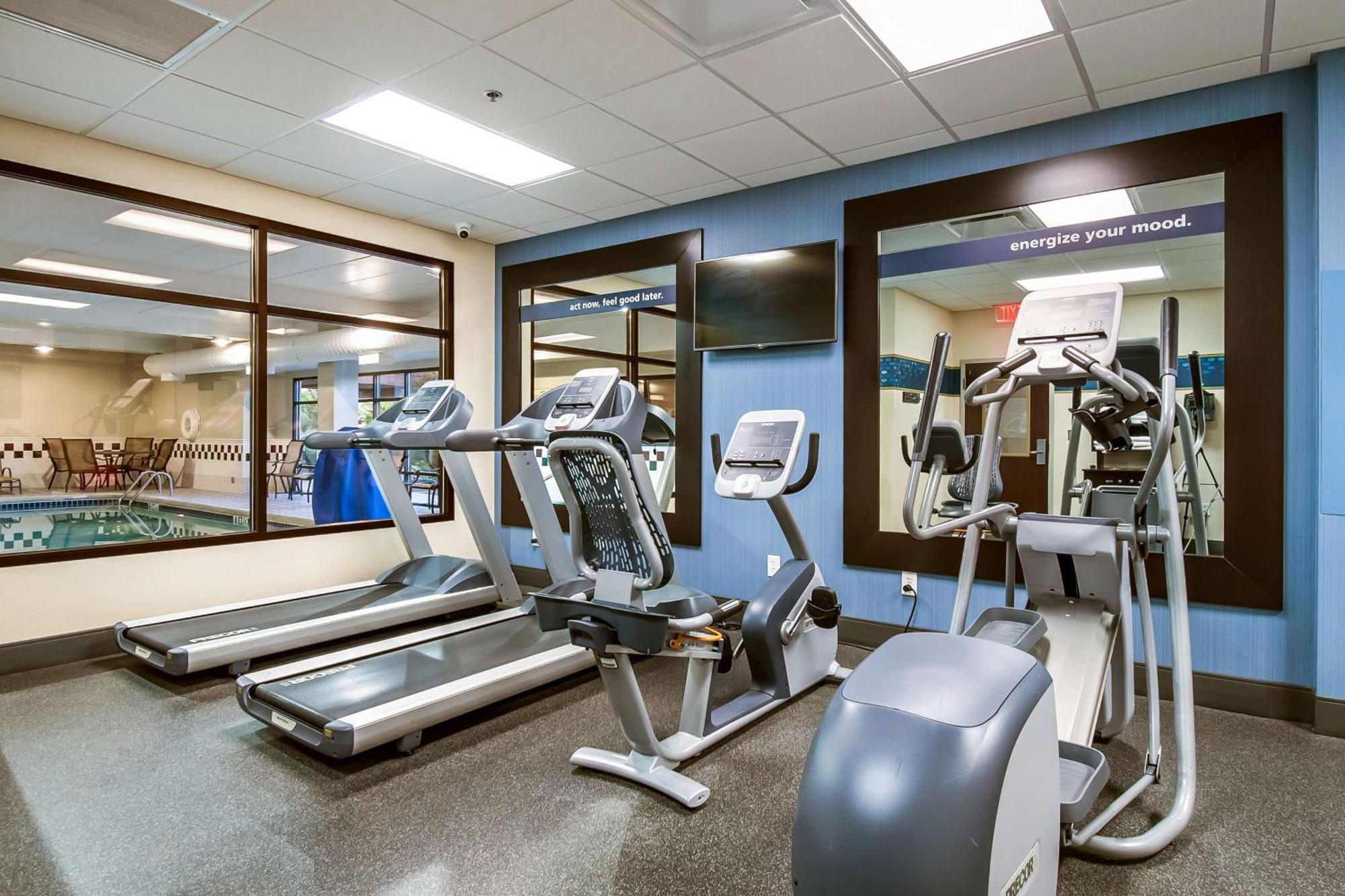 Hampton Inn West Колумбус Экстерьер фото