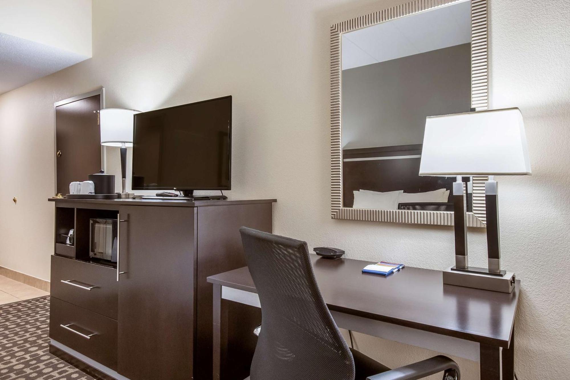 Hampton Inn West Колумбус Экстерьер фото
