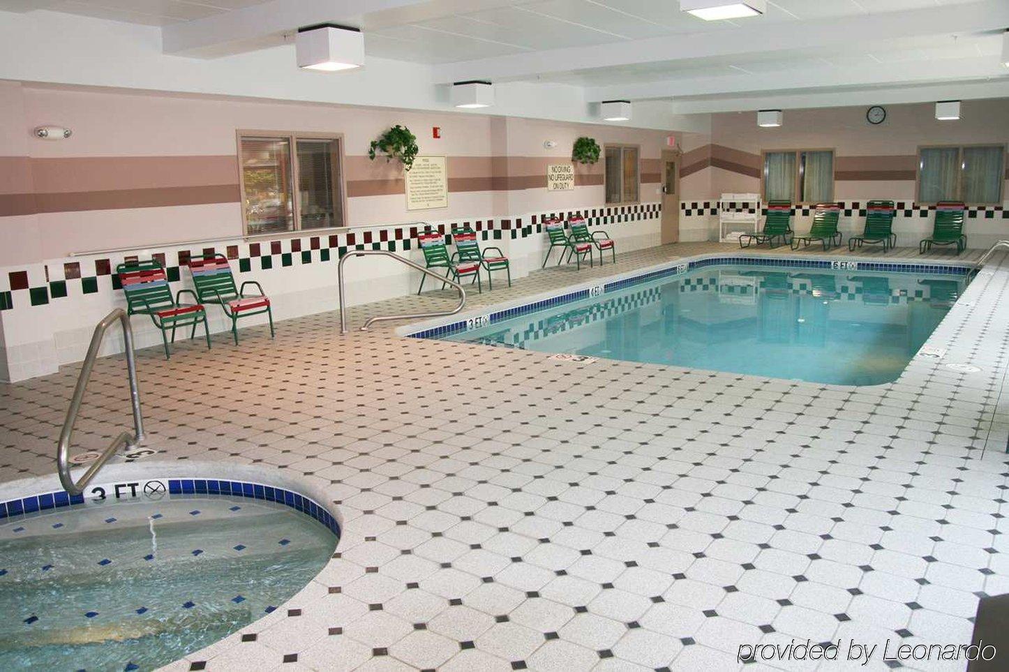 Hampton Inn West Колумбус Удобства фото