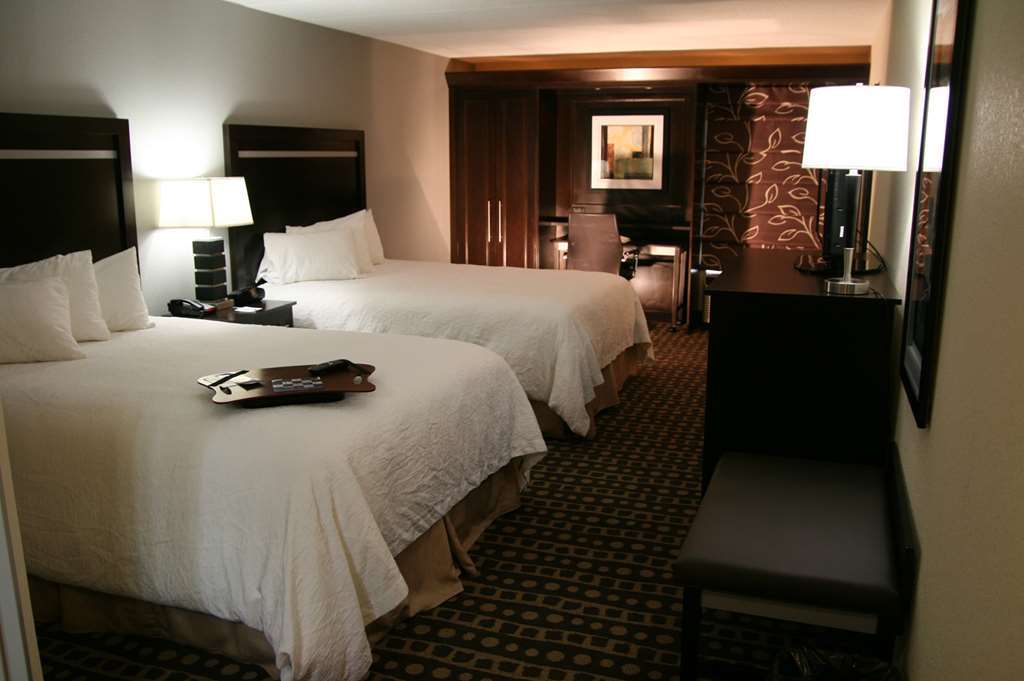 Hampton Inn West Колумбус Номер фото