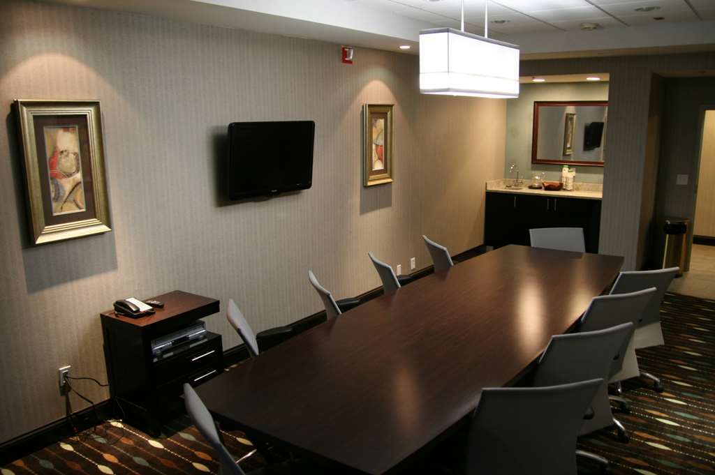 Hampton Inn West Колумбус Удобства фото