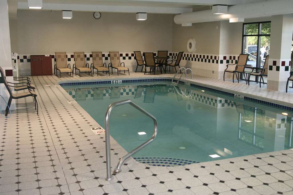 Hampton Inn West Колумбус Удобства фото