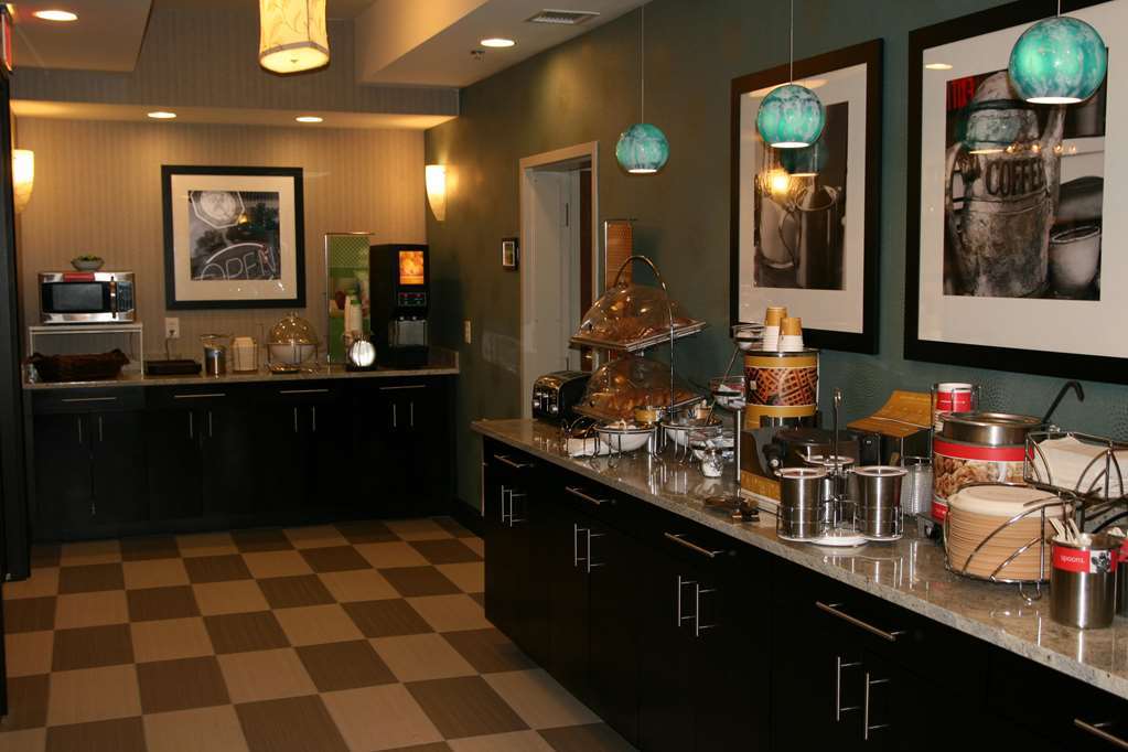 Hampton Inn West Колумбус Ресторан фото