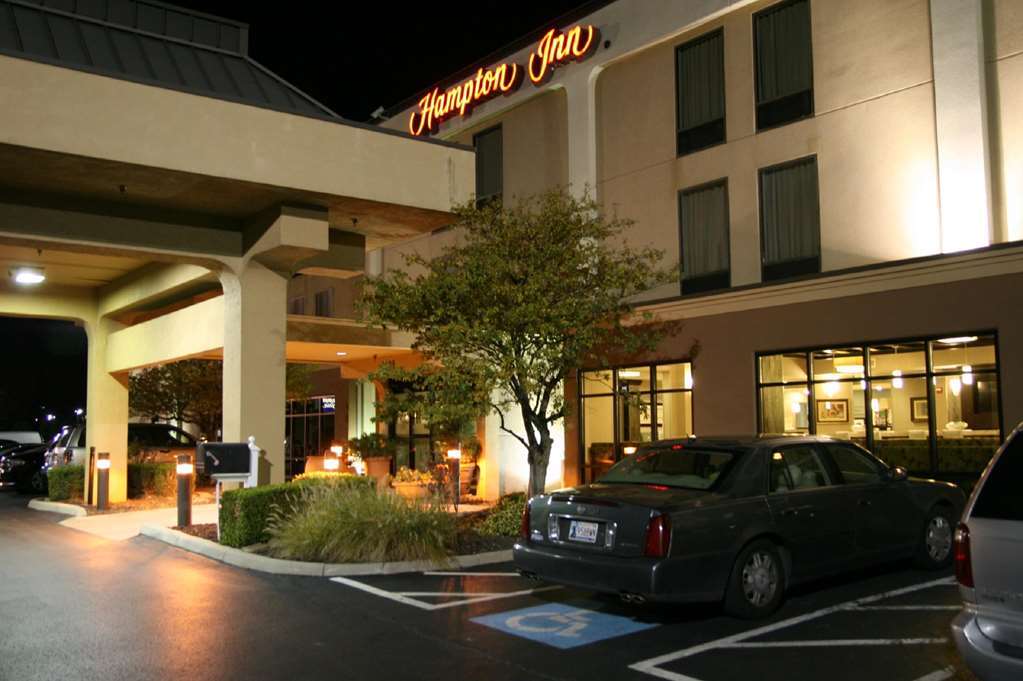 Hampton Inn West Колумбус Экстерьер фото